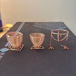Makeup sponge holders